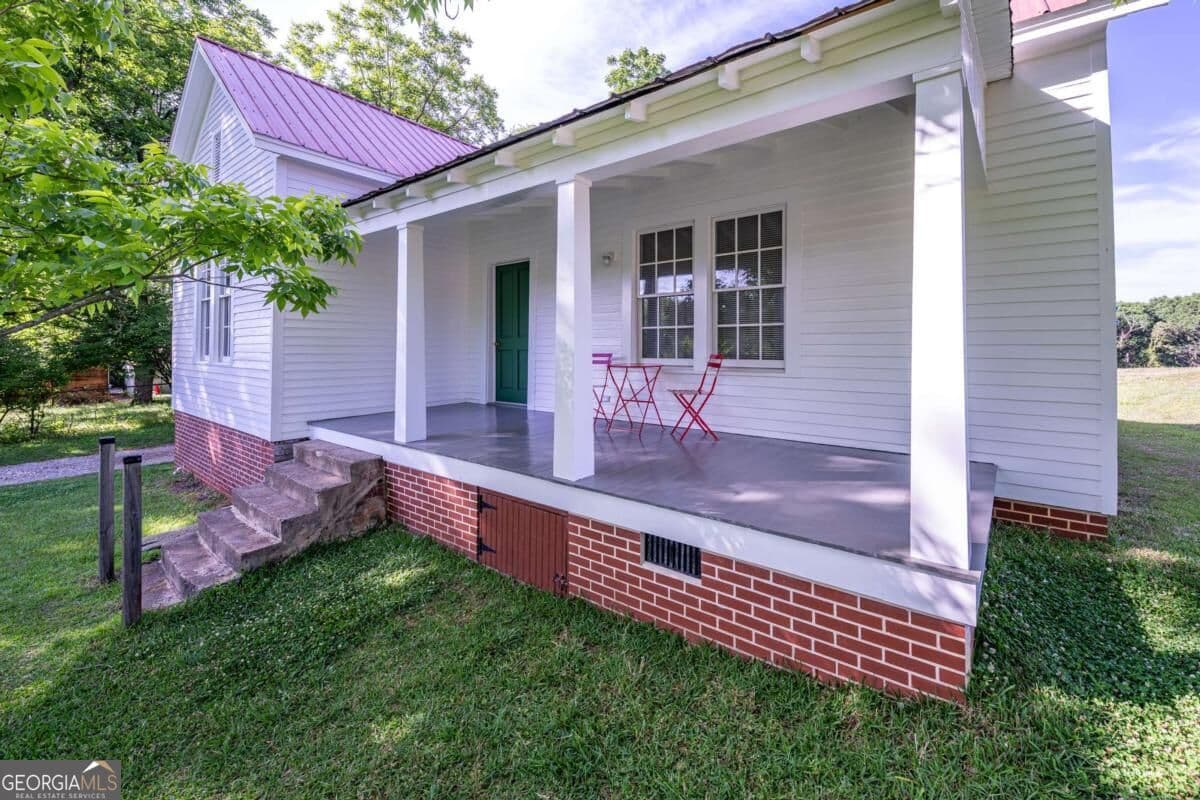 1 bedroom, 2 bathroom, 945 sq ft single family residence for sale at 357 Little Oak Street, Athens, GA 30601 — photo 1 of 26