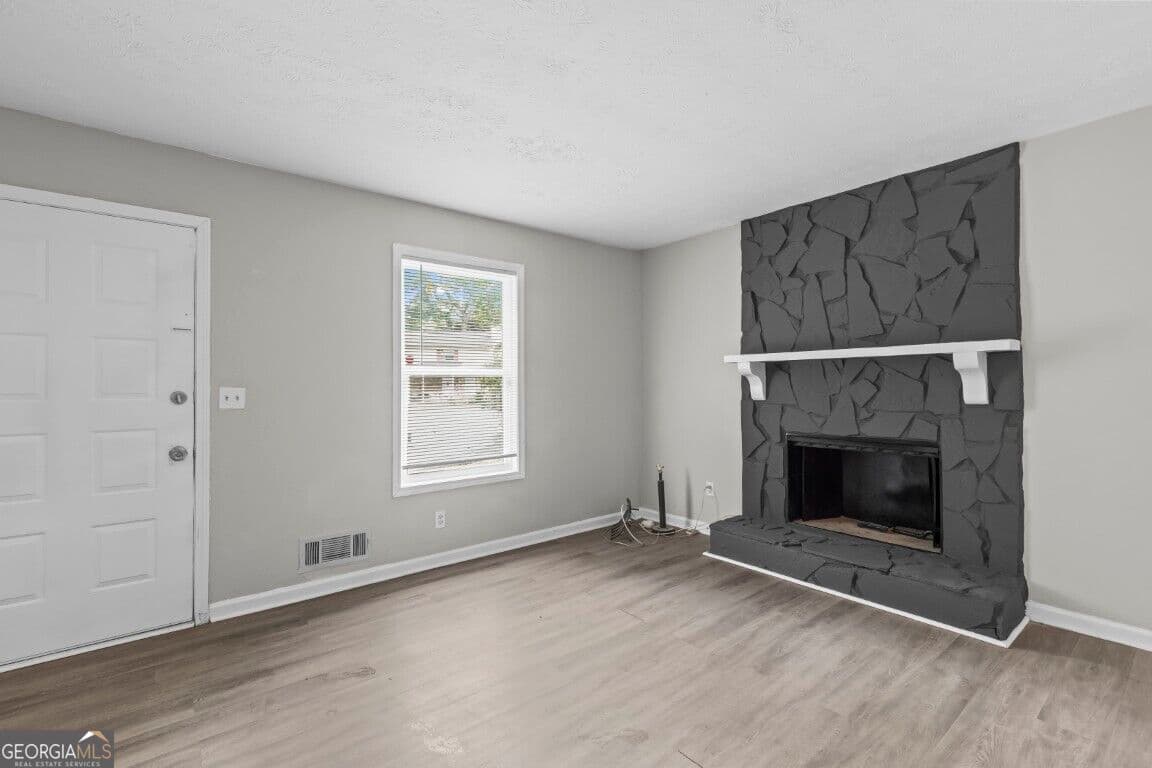 3 bedroom, 1.5 bathroom, 1,580 sq ft duplex for rent at 1229 Creek Forest Court, Conyers, GA 30012 for $1,795 a month — photo 6