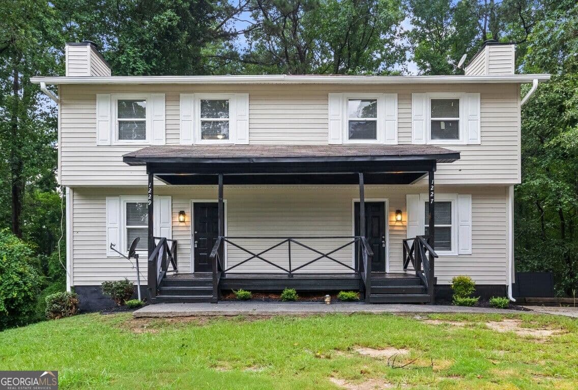 3 bedroom, 1.5 bathroom, 1,580 sq ft duplex for rent at 1229 Creek Forest Court, Conyers, GA 30012 for $1,795 a month
