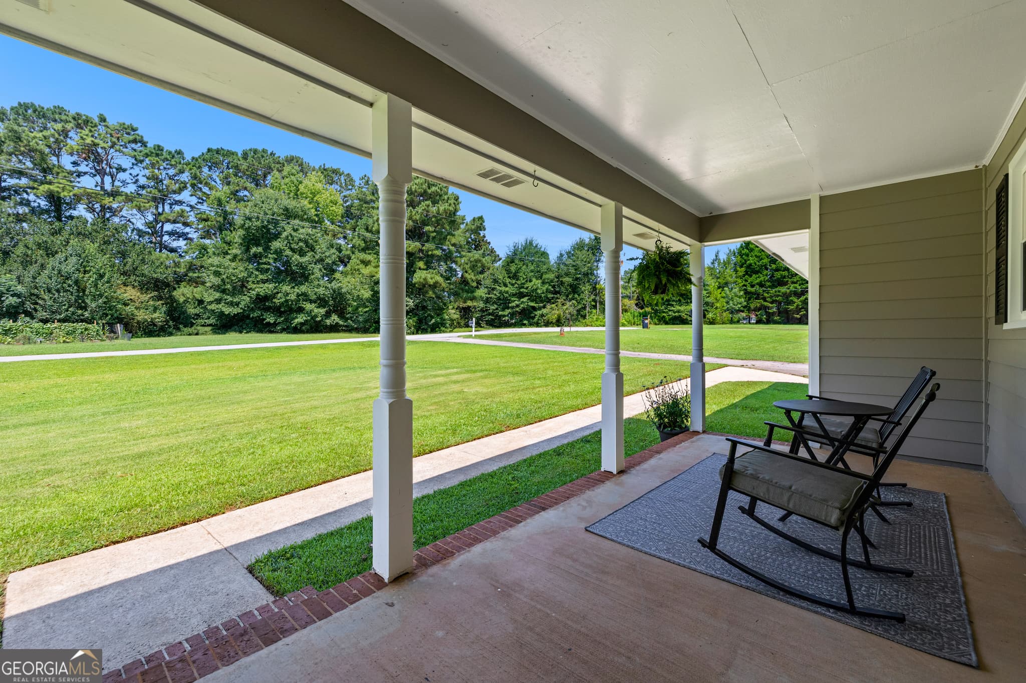 3 bedroom, 2 bathroom, 1,266 sq ft single family residence under contract at 114 Paddle Wheel Drive, Lagrange, GA 30240 — photo 3