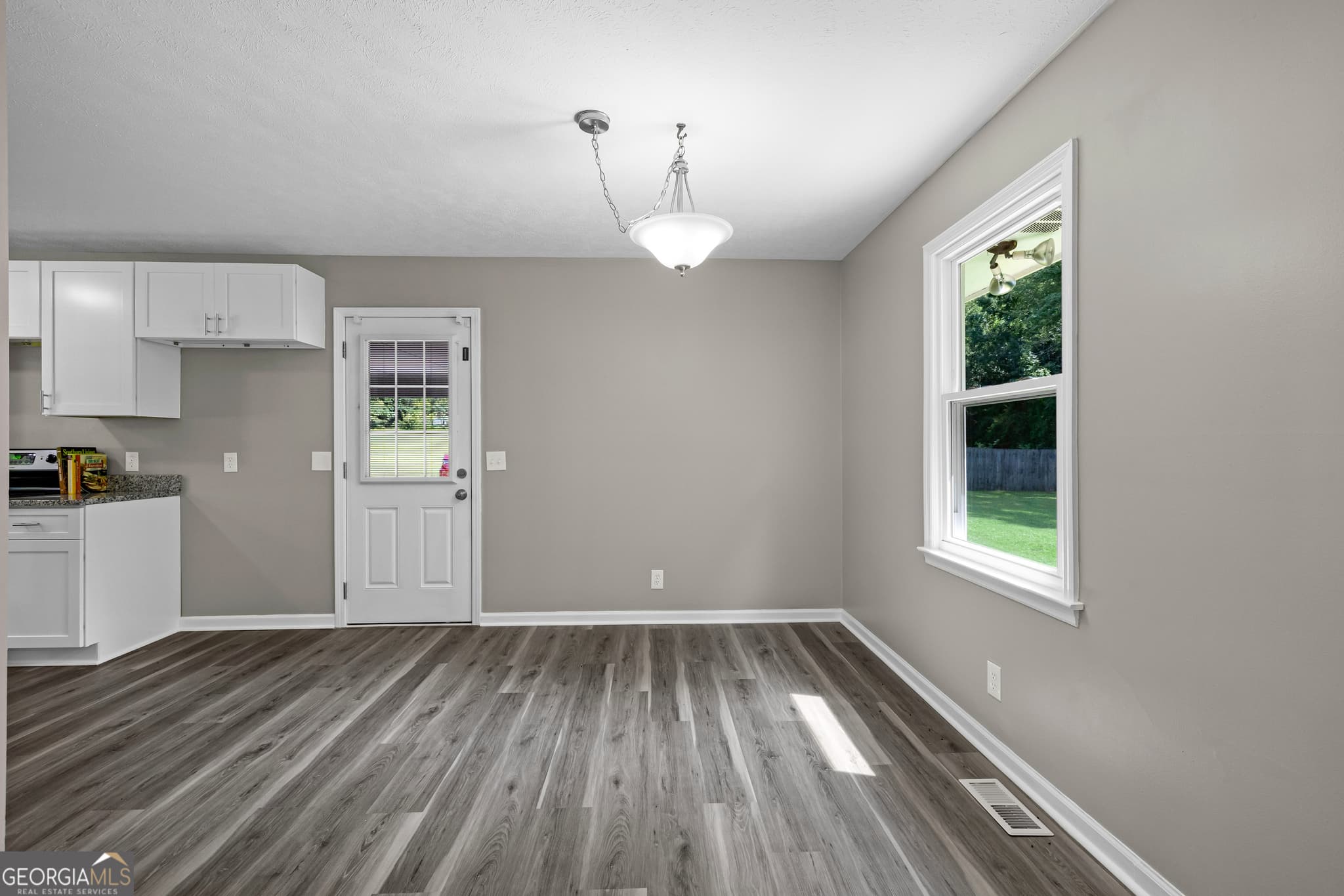 3 bedroom, 2 bathroom, 1,266 sq ft single family residence under contract at 114 Paddle Wheel Drive, Lagrange, GA 30240 — photo 9