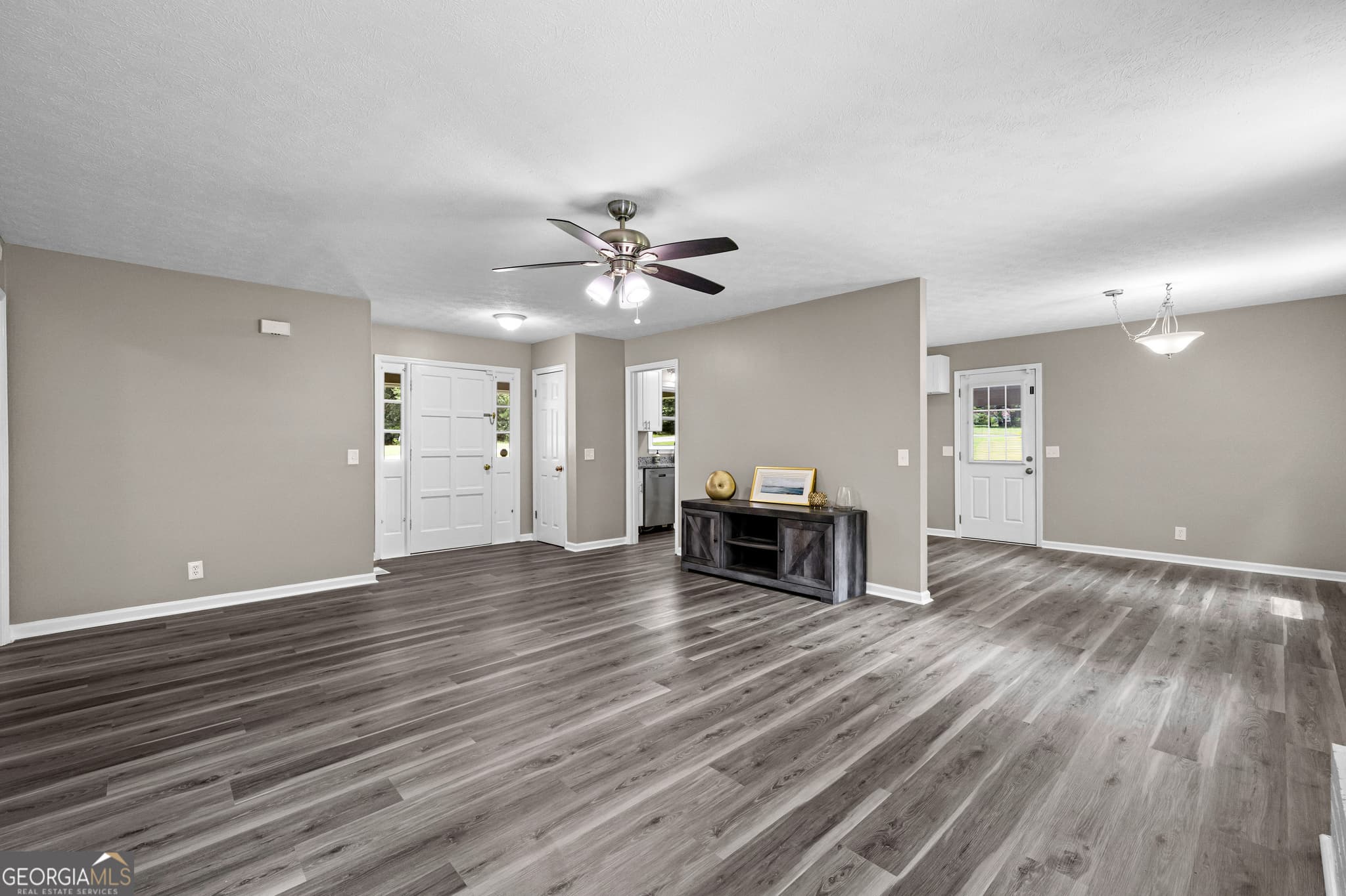 3 bedroom, 2 bathroom, 1,266 sq ft single family residence under contract at 114 Paddle Wheel Drive, Lagrange, GA 30240 — photo 8