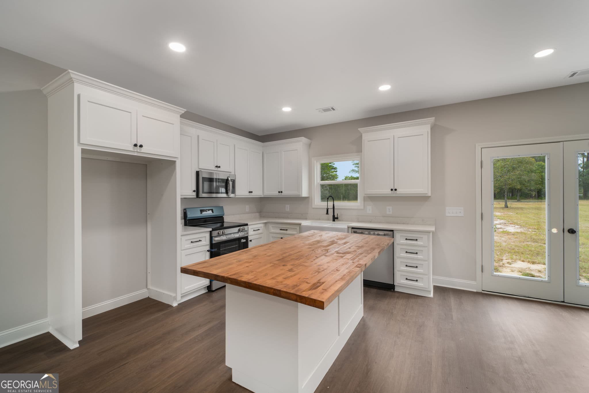 3 bedroom, 2 bathroom, 1,520 sq ft single family residence for sale at 2759 Hortman Mill Road, Roberta, GA 31078 — photo 3