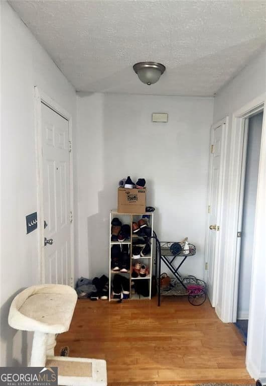 3 bedroom, 2.5 bathroom, 1,320 sq ft townhouse for sale at 144 Blake Avenue, Jackson, GA 30233 — photo 6