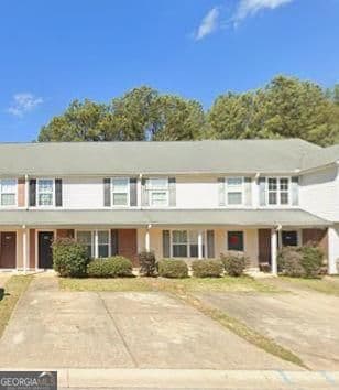 3 bedroom, 2.5 bathroom, 1,320 sq ft townhouse for sale at 144 Blake Avenue, Jackson, GA 30233 — photo 1 of 14