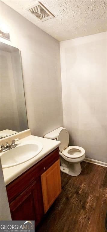 3 bedroom, 2.5 bathroom, 1,320 sq ft townhouse for sale at 144 Blake Avenue, Jackson, GA 30233 — photo 5
