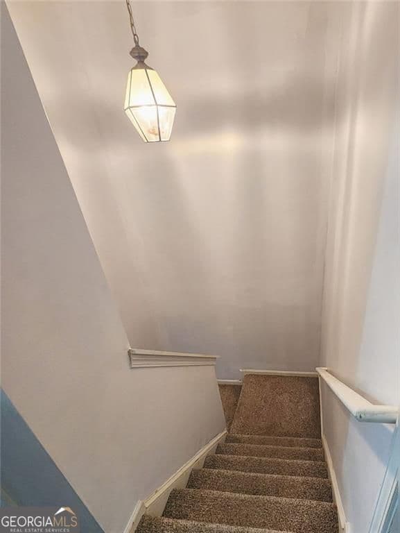3 bedroom, 2.5 bathroom, 1,320 sq ft townhouse for sale at 144 Blake Avenue, Jackson, GA 30233 — photo 8