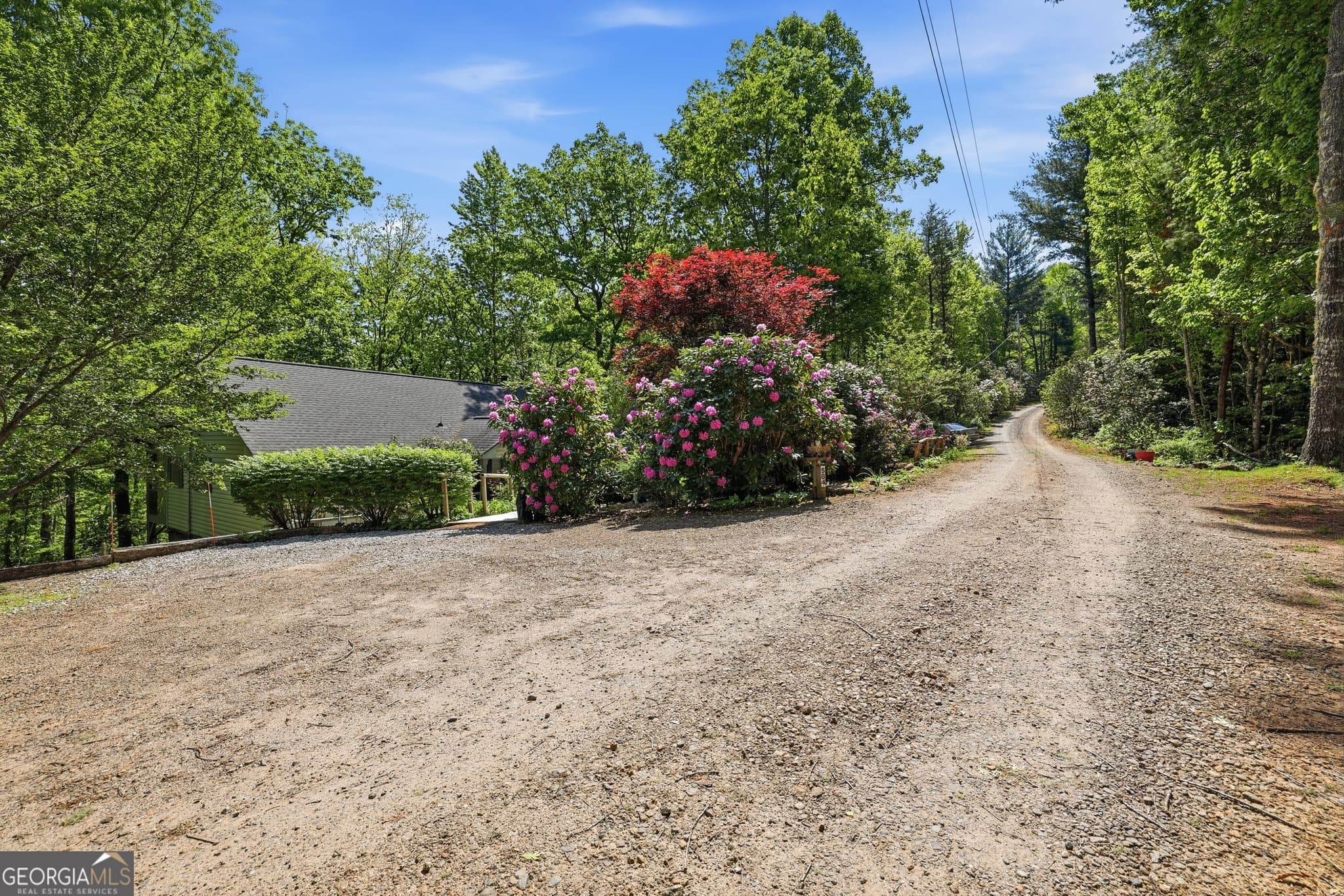 3 bedroom, 3 bathroom, 2,688 sq ft single family residence for sale at 584 Battle Branch Vistas Drive, Franklin, NC 28734 — photo 3