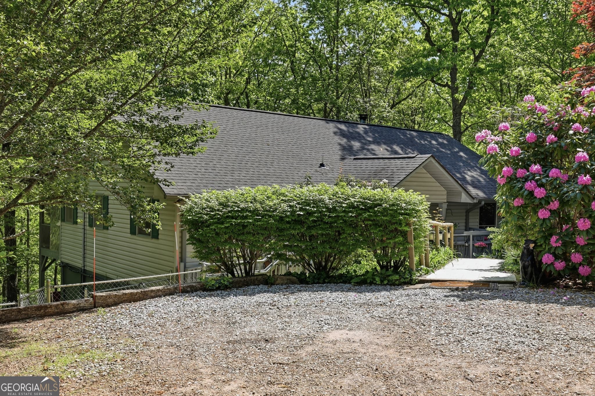3 bedroom, 3 bathroom, 2,688 sq ft single family residence for sale at 584 Battle Branch Vistas Drive, Franklin, NC 28734 — photo 4