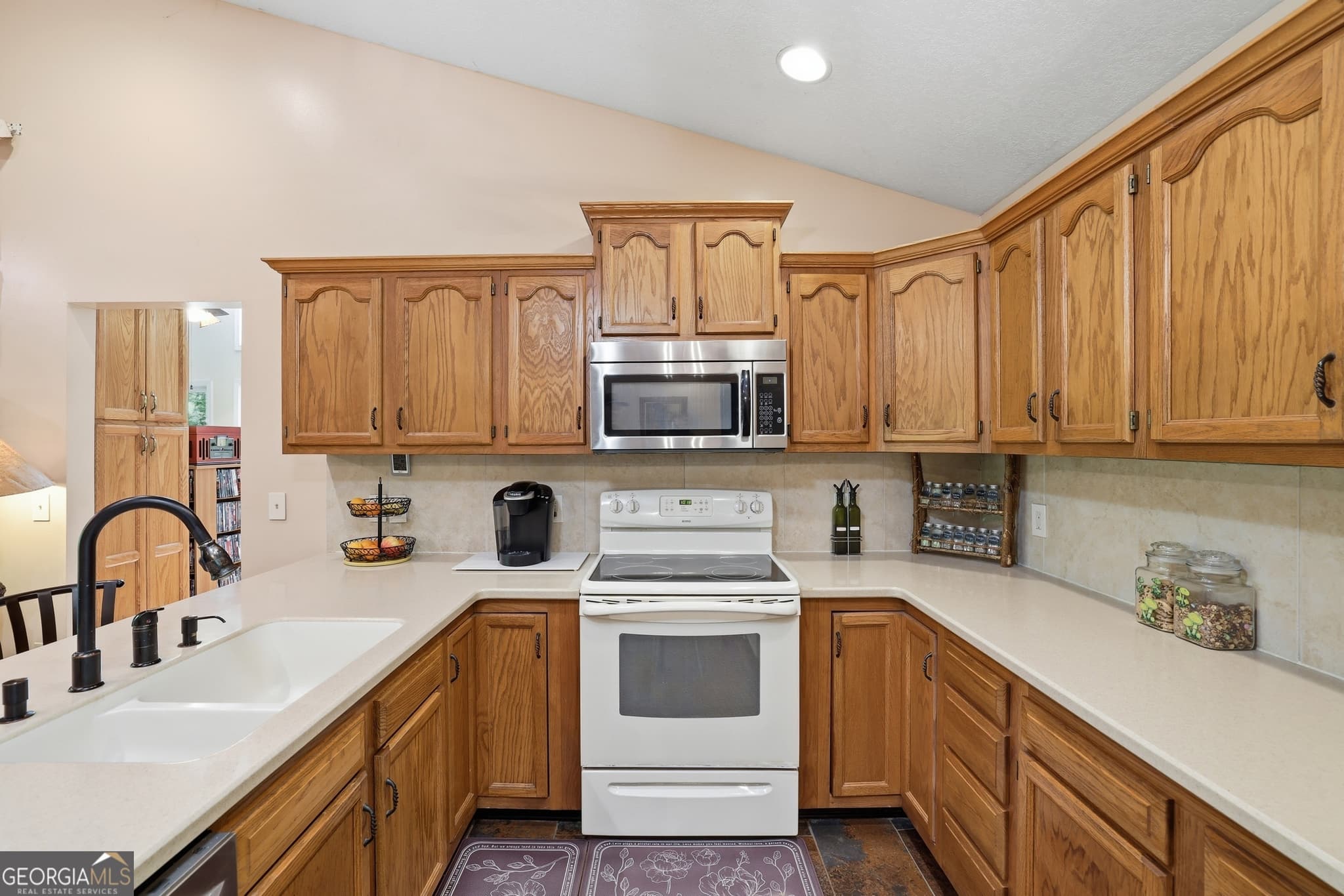 3 bedroom, 3 bathroom, 2,688 sq ft single family residence for sale at 584 Battle Branch Vistas Drive, Franklin, NC 28734 — photo 8
