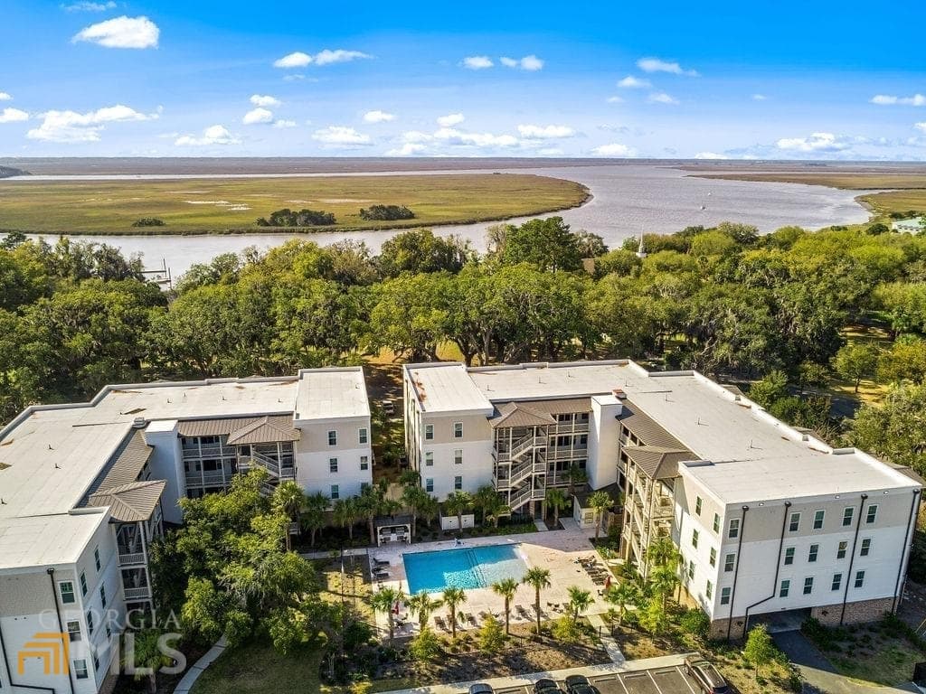 3 bedroom, 2 bathroom, 1,760 sq ft condominium for rent at 111 Gascoigne Avenue 204, St. Simons, GA 31522 for $5,500 a month — photo 2