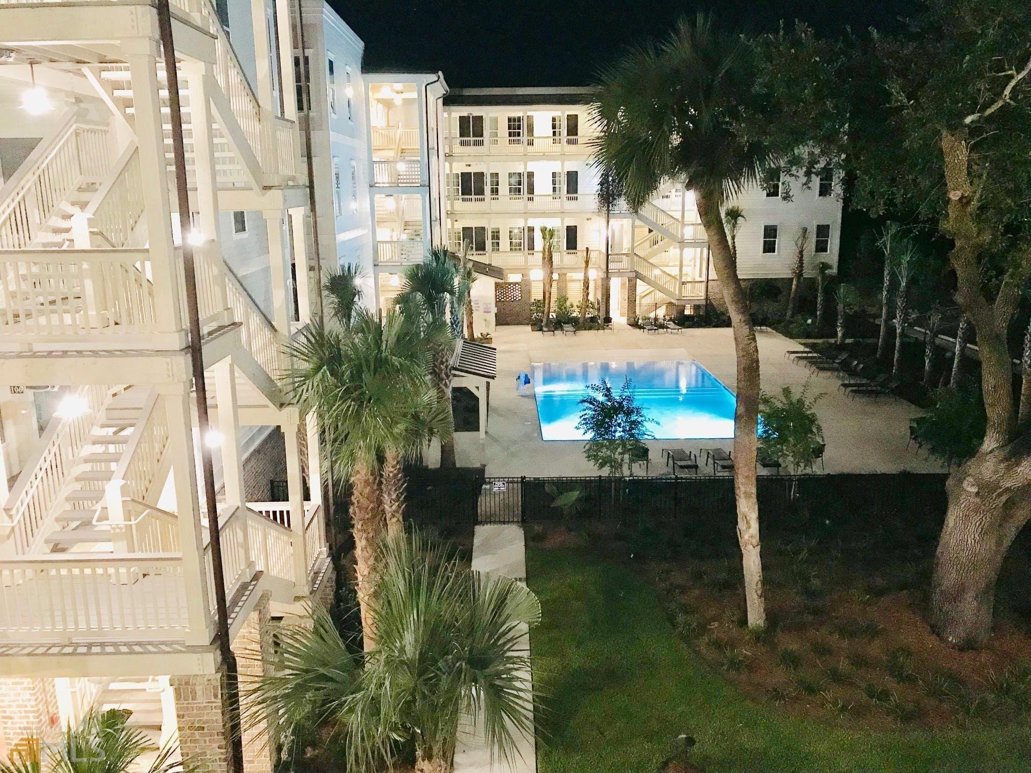3 bedroom, 2 bathroom, 1,760 sq ft condominium for rent at 111 Gascoigne Avenue 204, St. Simons, GA 31522 for $5,500 a month — photo 4