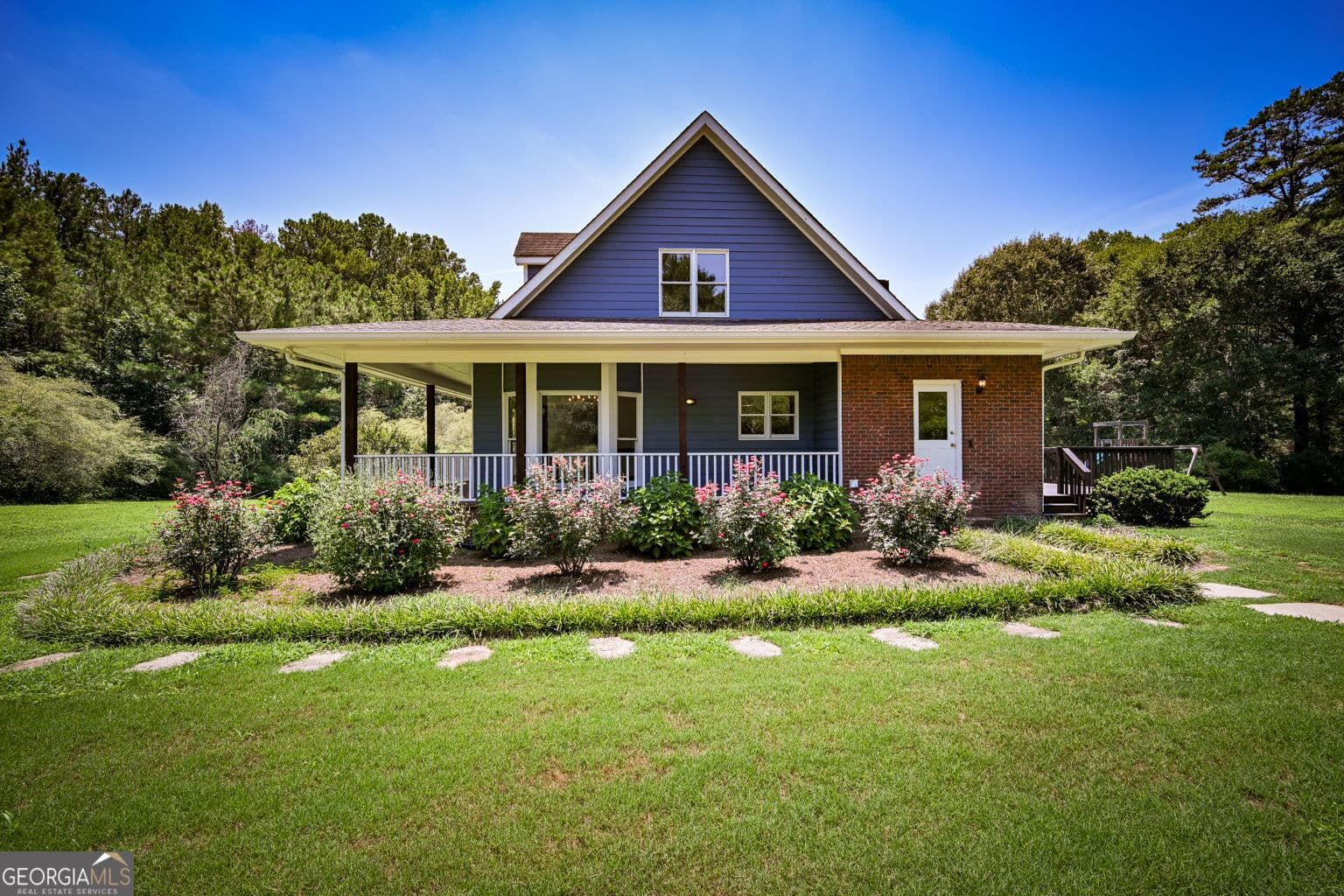 4 bedroom, 3 bathroom, 2,329 sq ft single family residence for sale at 160 River Lane, Covington, GA 30016 — photo 3