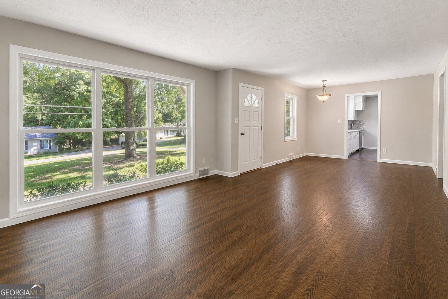 3 bedroom, 2.5 bathroom, 1,628 sq ft single family residence for rent at 3148 Roberts Road, Duluth, GA 30096 for $2,400 a month — photo 4