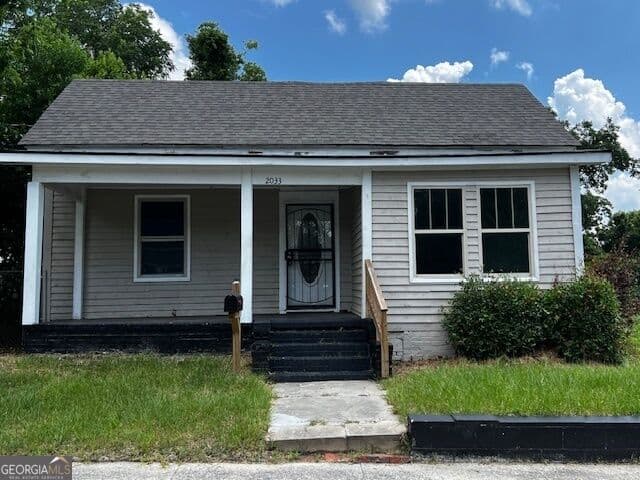 3 bedroom, 1 bathroom, 1,279 sq ft single family residence for sale at 2033 Third Avenue, Macon, GA 31204 — photo 1 of 6