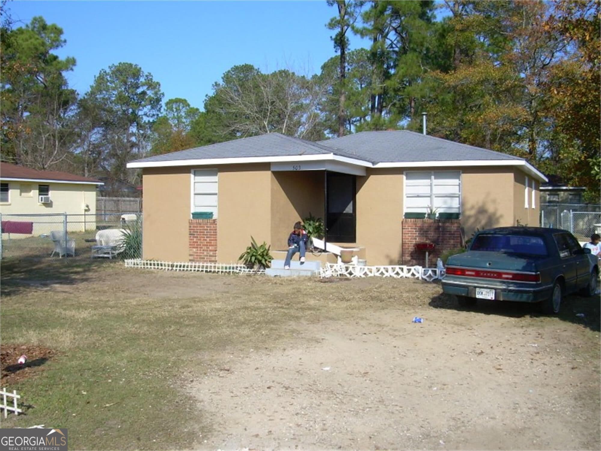 3 bedroom, 1 bathroom, 1,042 sq ft single family residence for sale at 503 Willard Avenue, Albany, GA 31701