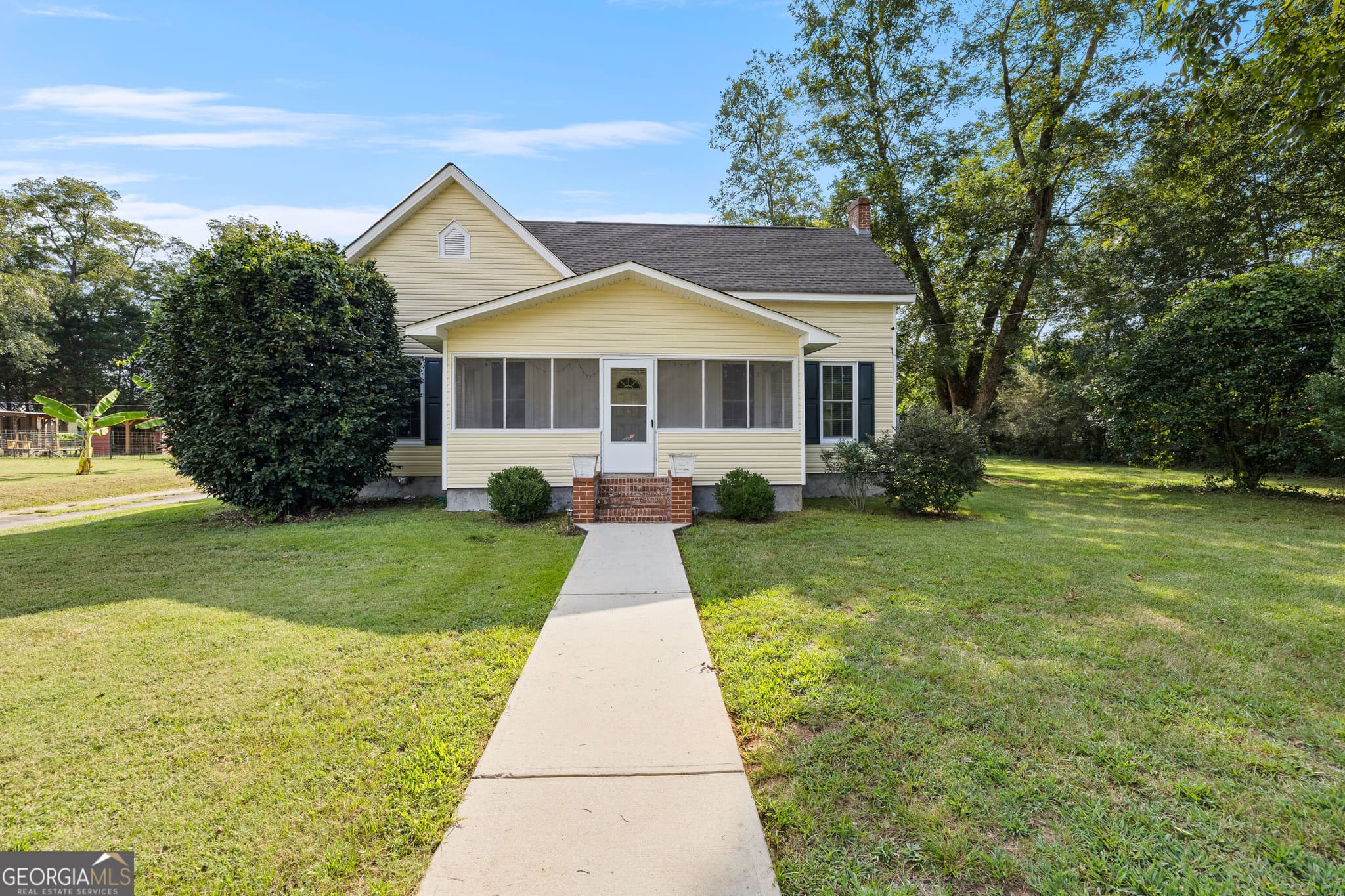 2 bedroom, 1 bathroom, 1,614 sq ft single family residence for sale at 95 College Street, Yatesville, GA 31097 — photo 2