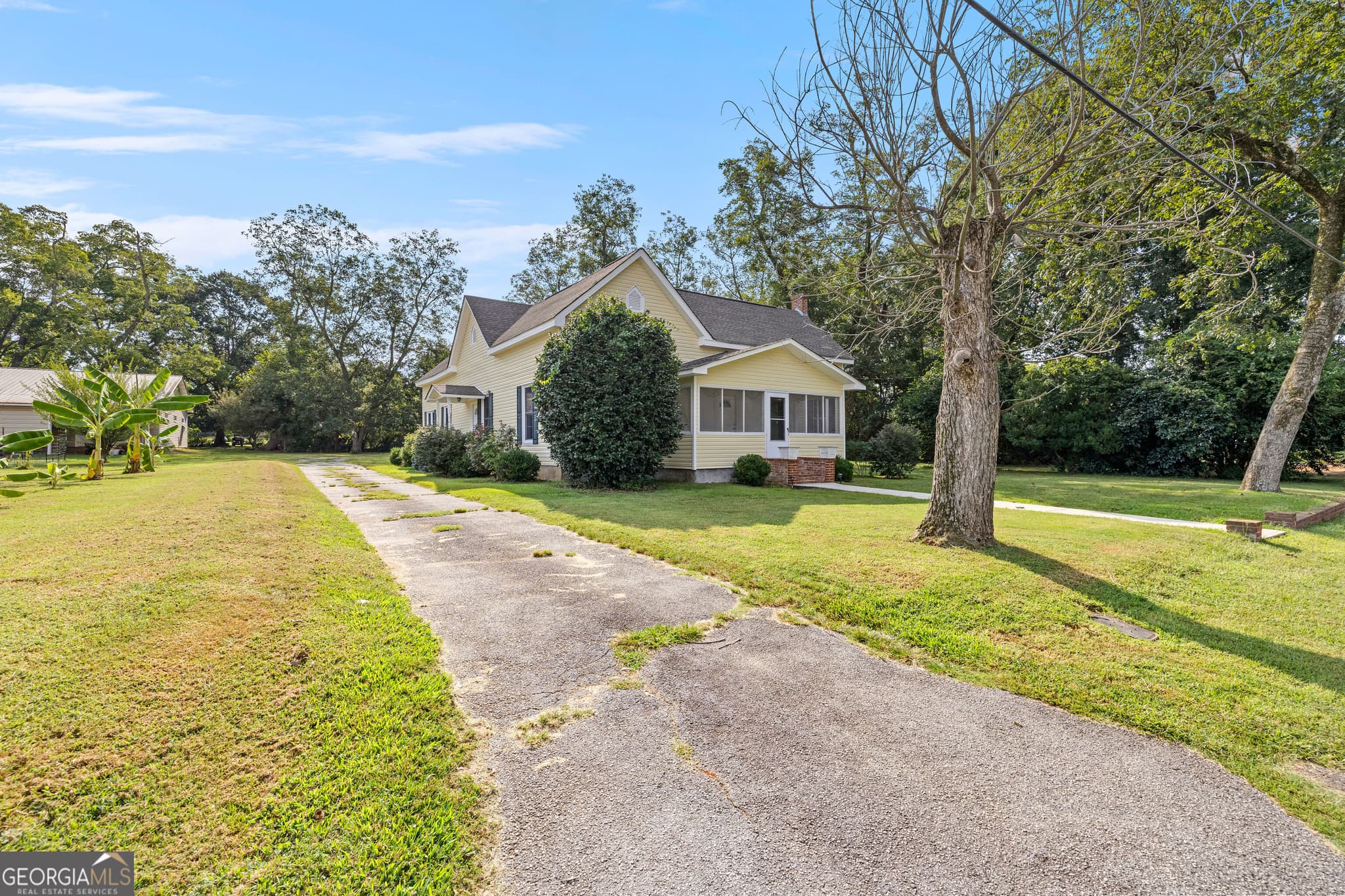 2 bedroom, 1 bathroom, 1,614 sq ft single family residence for sale at 95 College Street, Yatesville, GA 31097 — photo 3