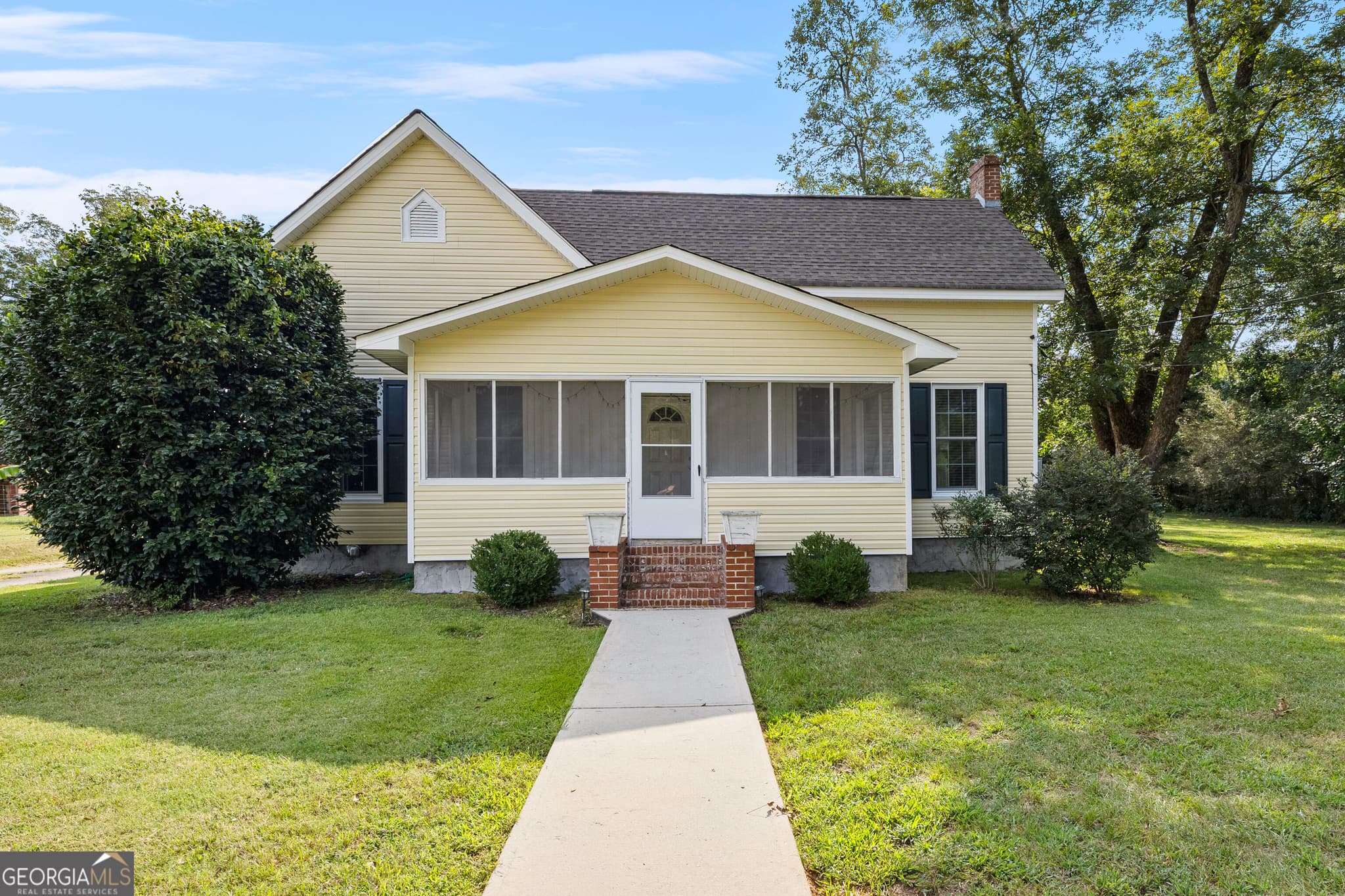 2 bedroom, 1 bathroom, 1,614 sq ft single family residence for sale at 95 College Street, Yatesville, GA 31097 — photo 1 of 34