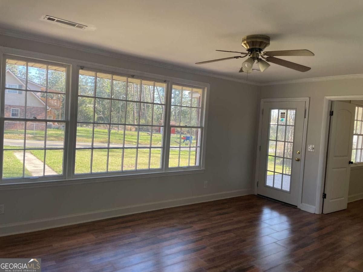 3 bedroom, 3 bathroom, 2,282 sq ft single family residence for sale at 412 W Fourth Street, Vidalia, GA 30474 — photo 6