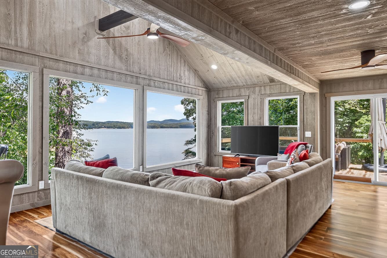 4 bedroom, 4.5 bathroom, 3,272 sq ft single family residence for sale at 209 Marina Drive, Blue Ridge, GA 30513 — photo 3