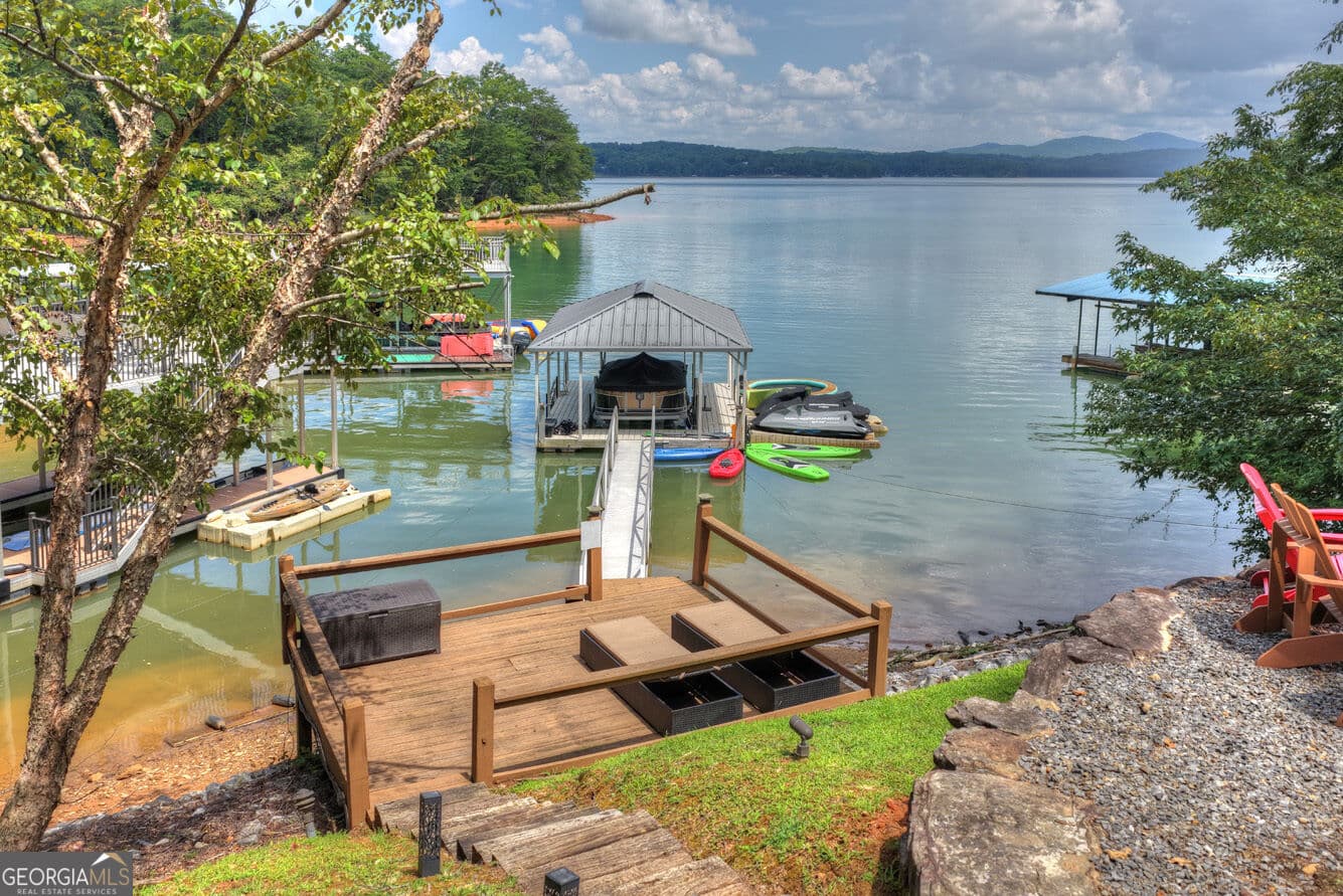 4 bedroom, 4.5 bathroom, 3,272 sq ft single family residence for sale at 209 Marina Drive, Blue Ridge, GA 30513 — photo 5