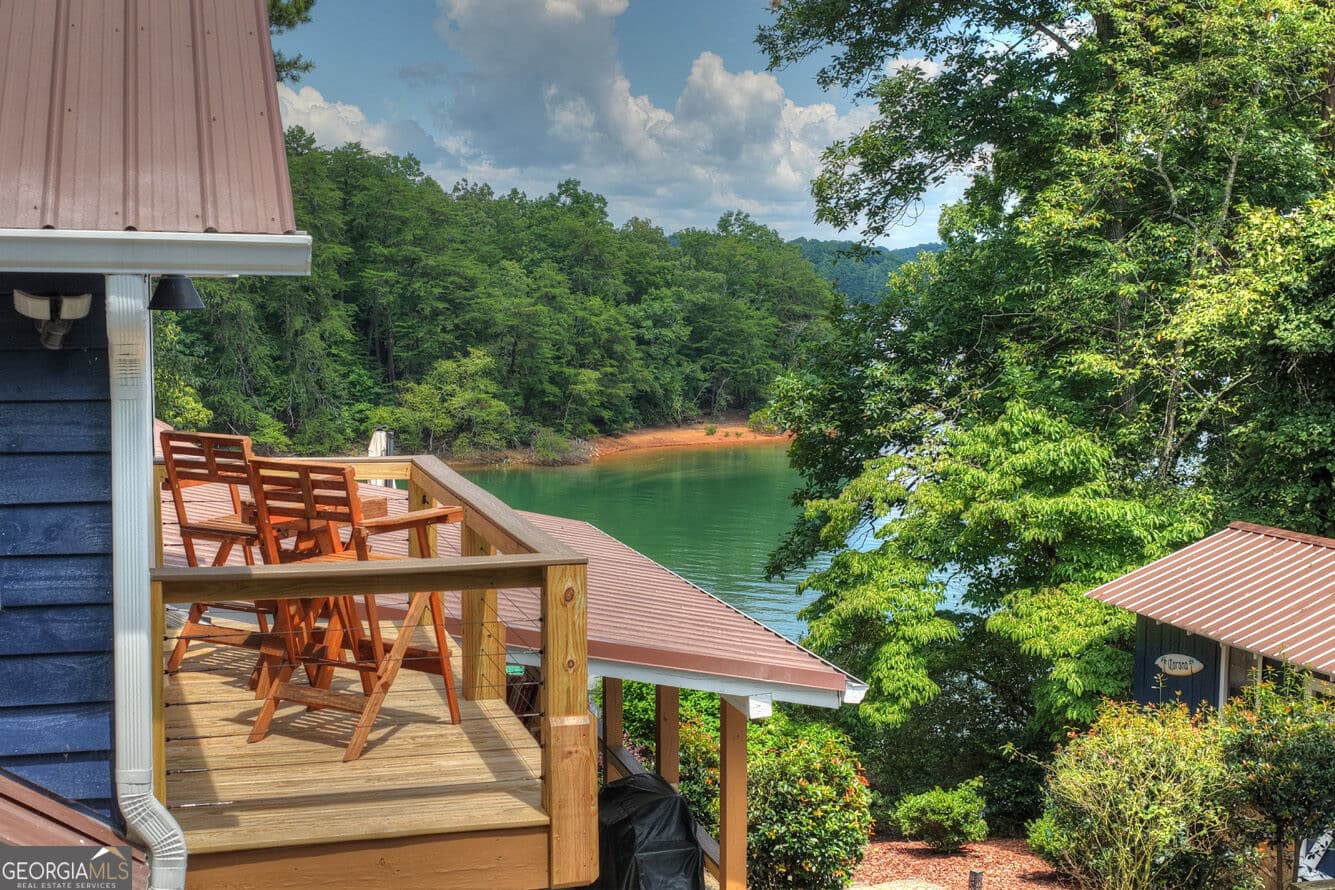 4 bedroom, 4.5 bathroom, 3,272 sq ft single family residence for sale at 209 Marina Drive, Blue Ridge, GA 30513 — photo 8