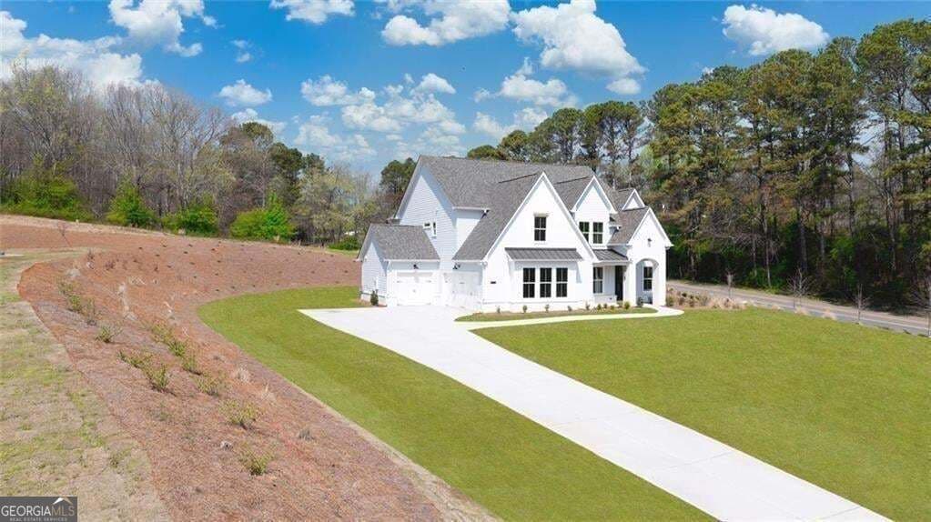 5 bedroom, 4.5 bathroom, 3,789 sq ft single family residence for sale at 8290 Creekside Overlook Drive, Gainesville, GA 30506 — photo 5