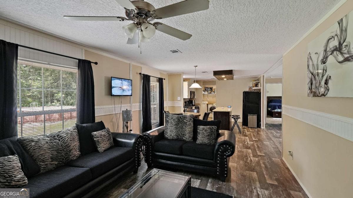 4 bedroom, 2 bathroom, 1,736 sq ft single family residence for sale at 64 Sierra Road Extension, Jesup, GA 31545 — photo 9