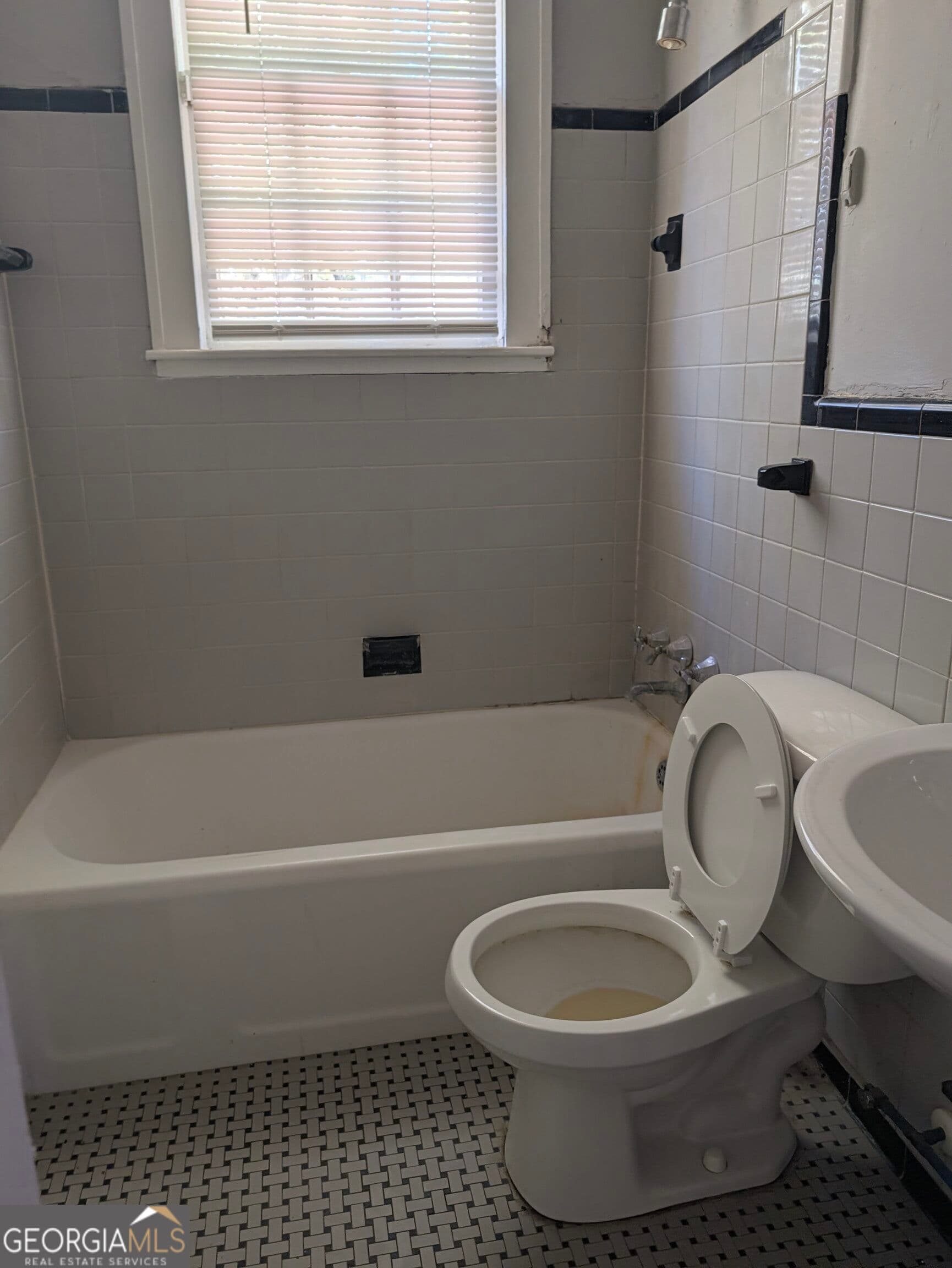 2 bedroom, 1 bathroom, 1,144 sq ft single family residence for sale at 509 N Harding Street, Albany, GA 31701 — photo 9