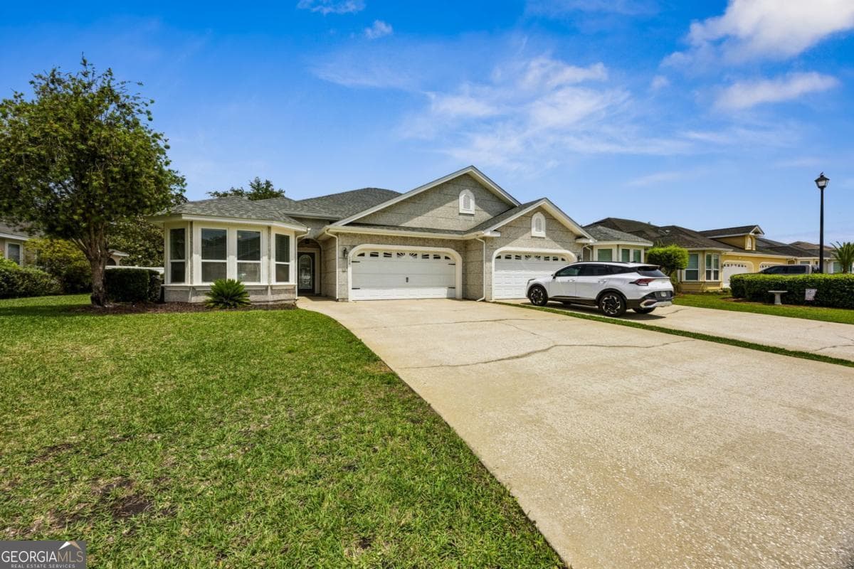 4 bedroom, 3 bathroom, 2,348 sq ft single family residence for sale at 126 MILLER Court, Kingsland, GA 31548 — photo 4