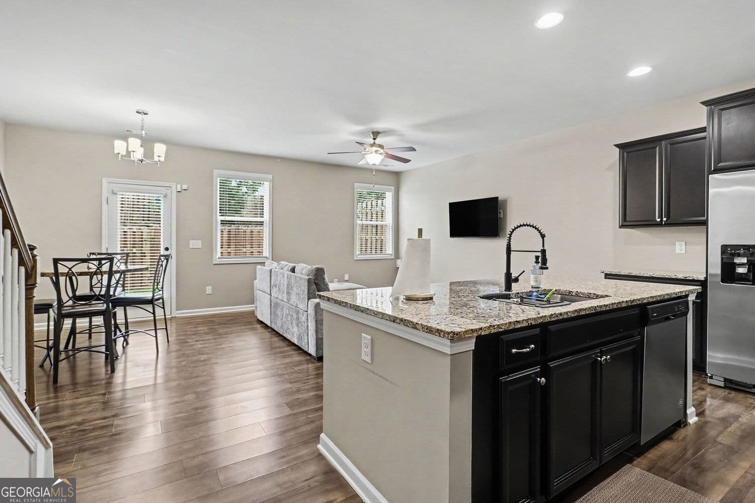 3 bedroom, 2.5 bathroom, 1,784 sq ft townhouse for sale at 6131 Centennial Run, Atlanta, GA 30349 — photo 8