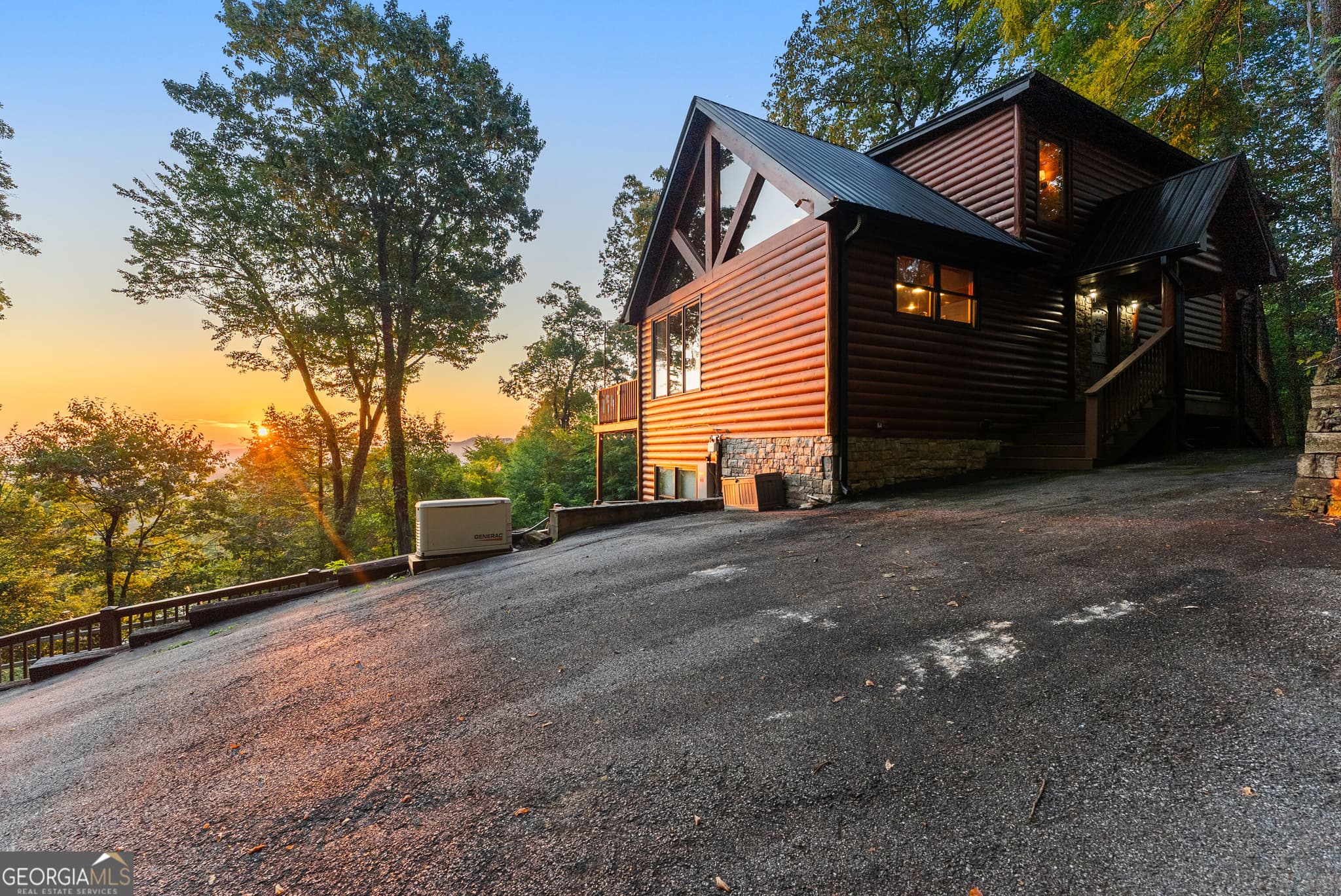 4 bedroom, 3.5 bathroom, 2,665 sq ft cabin,single family residence for sale at 144 Point Of View Road, Blue Ridge, GA 30513 — photo 3