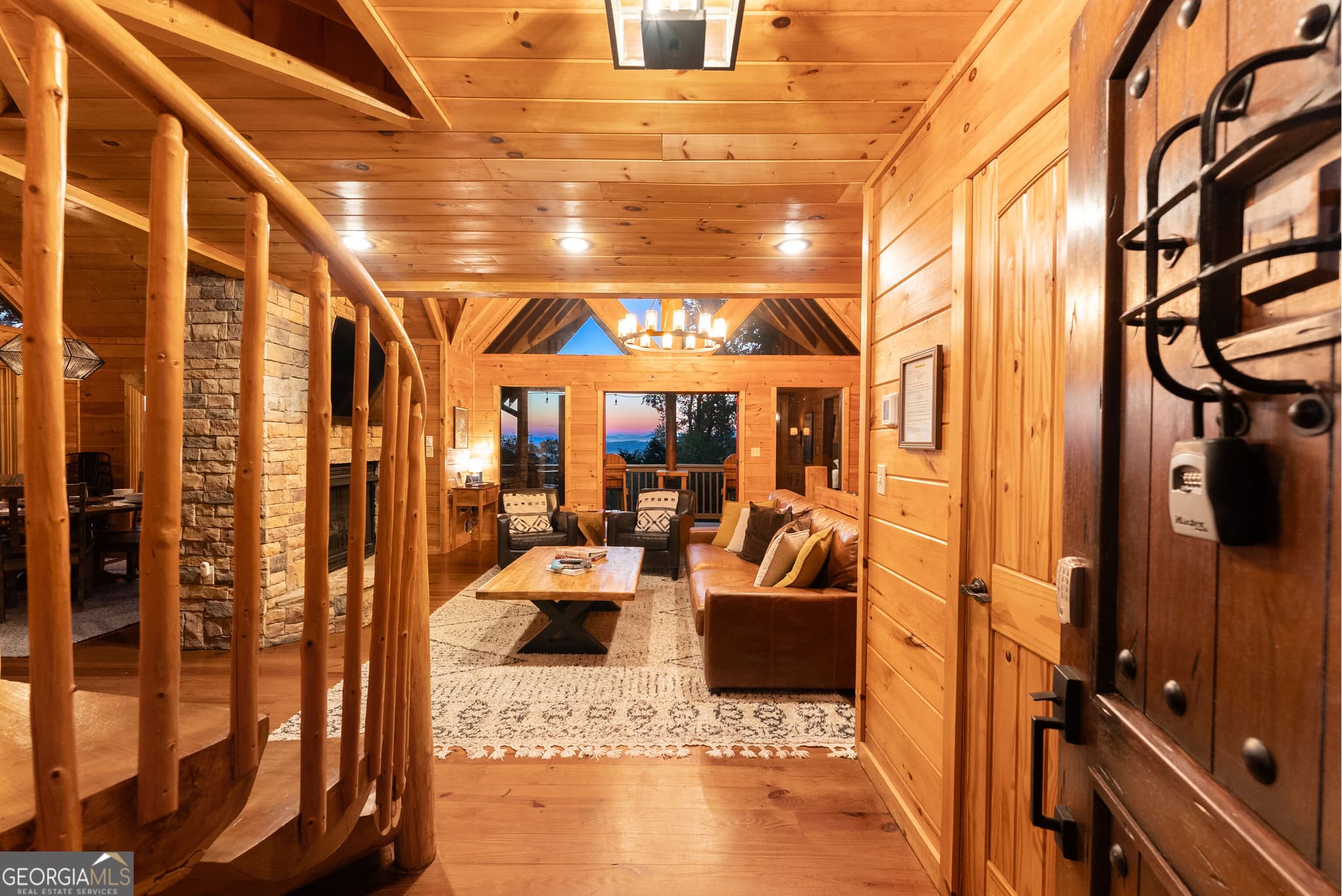 4 bedroom, 3.5 bathroom, 2,665 sq ft cabin,single family residence for sale at 144 Point Of View Road, Blue Ridge, GA 30513 — photo 5
