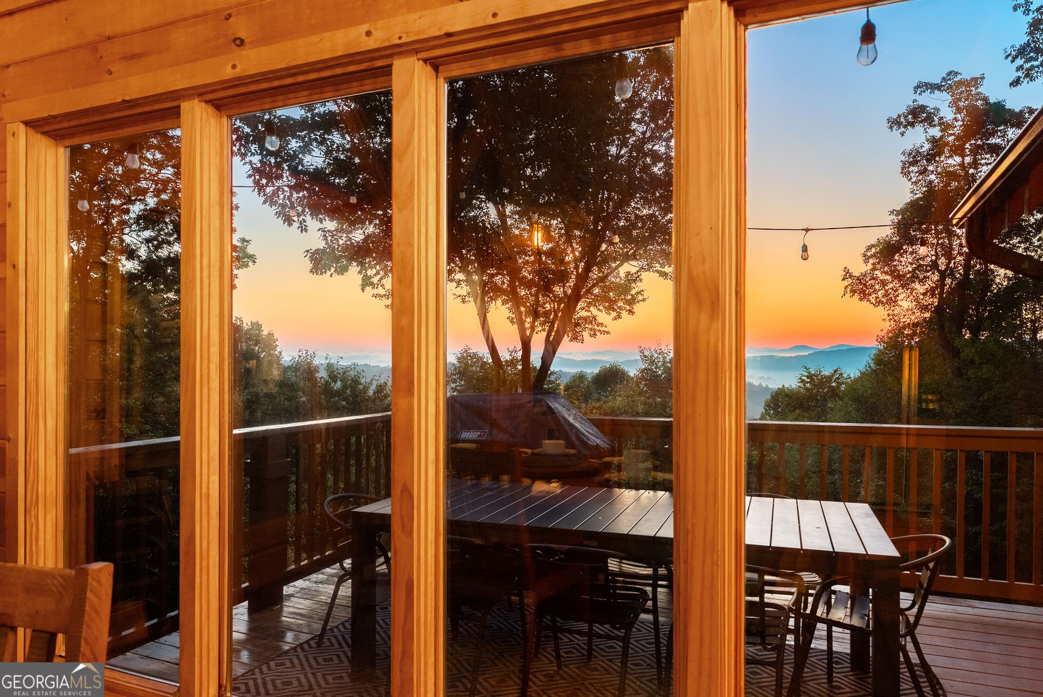 4 bedroom, 3.5 bathroom, 2,665 sq ft cabin,single family residence for sale at 144 Point Of View Road, Blue Ridge, GA 30513 — photo 10