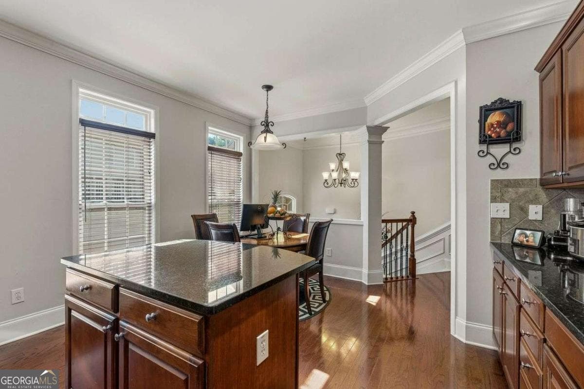 4 bedroom, 3 bathroom, 2,220 sq ft townhouse for sale at 2852 Overlook Court, Atlanta, GA 30324 — photo 10