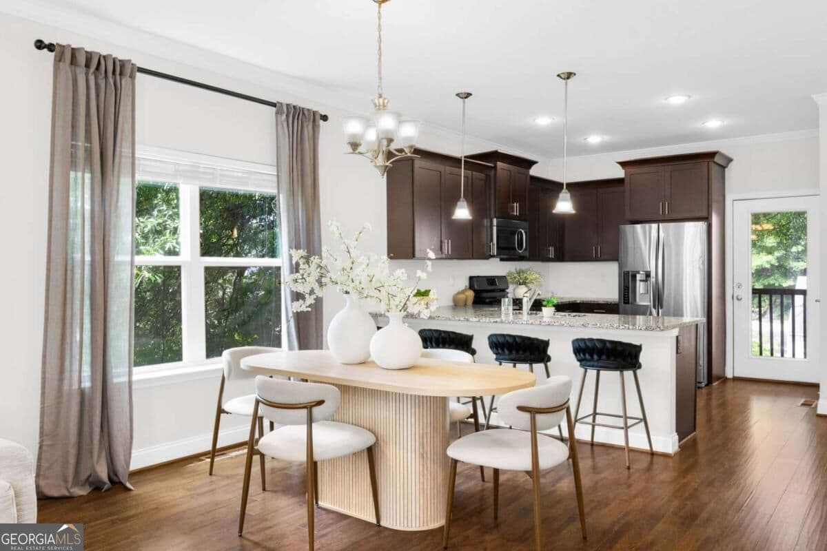 2 bedroom, 2.5 bathroom, 1,306 sq ft townhouse for sale at 1365 Memorial Drive 4, Atlanta, GA 30317 — photo 2