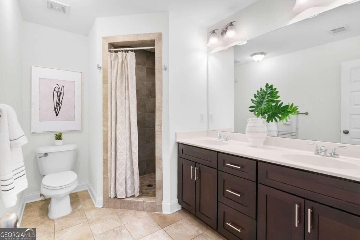 2 bedroom, 2.5 bathroom, 1,306 sq ft townhouse for sale at 1365 Memorial Drive 4, Atlanta, GA 30317 — photo 6
