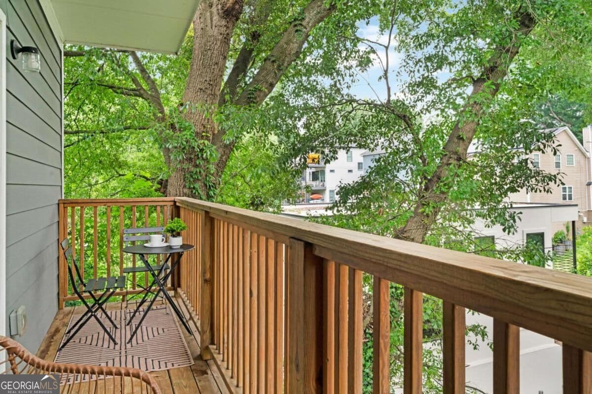 2 bedroom, 2.5 bathroom, 1,306 sq ft townhouse for sale at 1365 Memorial Drive 4, Atlanta, GA 30317 — photo 7