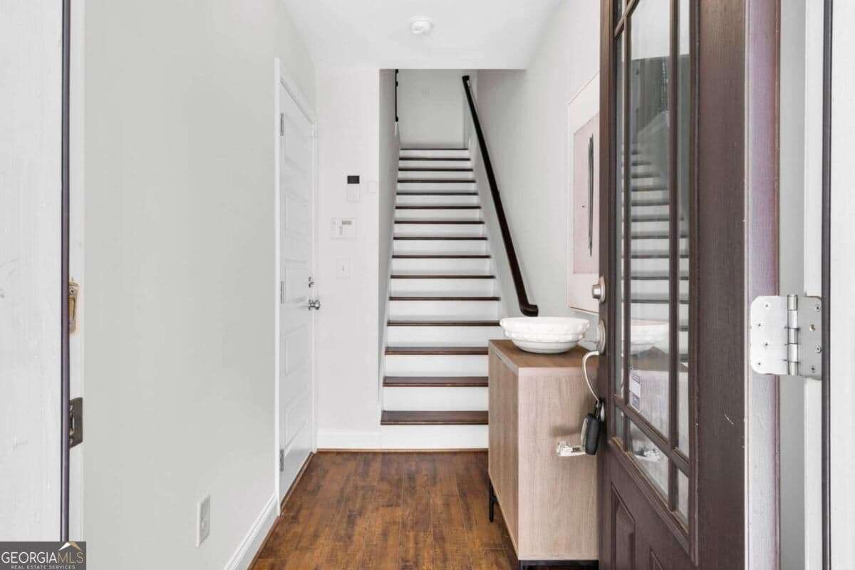 2 bedroom, 2.5 bathroom, 1,306 sq ft townhouse for sale at 1365 Memorial Drive 4, Atlanta, GA 30317 — photo 9