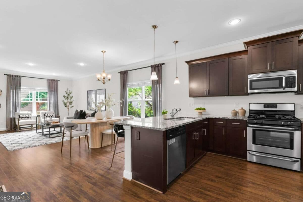 2 bedroom, 2.5 bathroom, 1,306 sq ft townhouse for sale at 1365 Memorial Drive 4, Atlanta, GA 30317 — photo 10