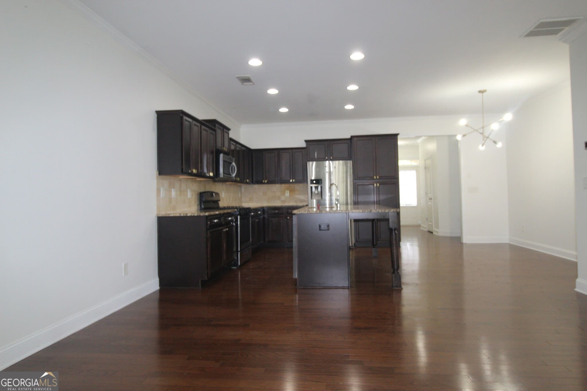 3 bedroom, 2.5 bathroom, 1,776 sq ft townhouse for rent at 726 Garbrooke Drive, Lawrenceville, GA 30046 for $2,200 a month — photo 2