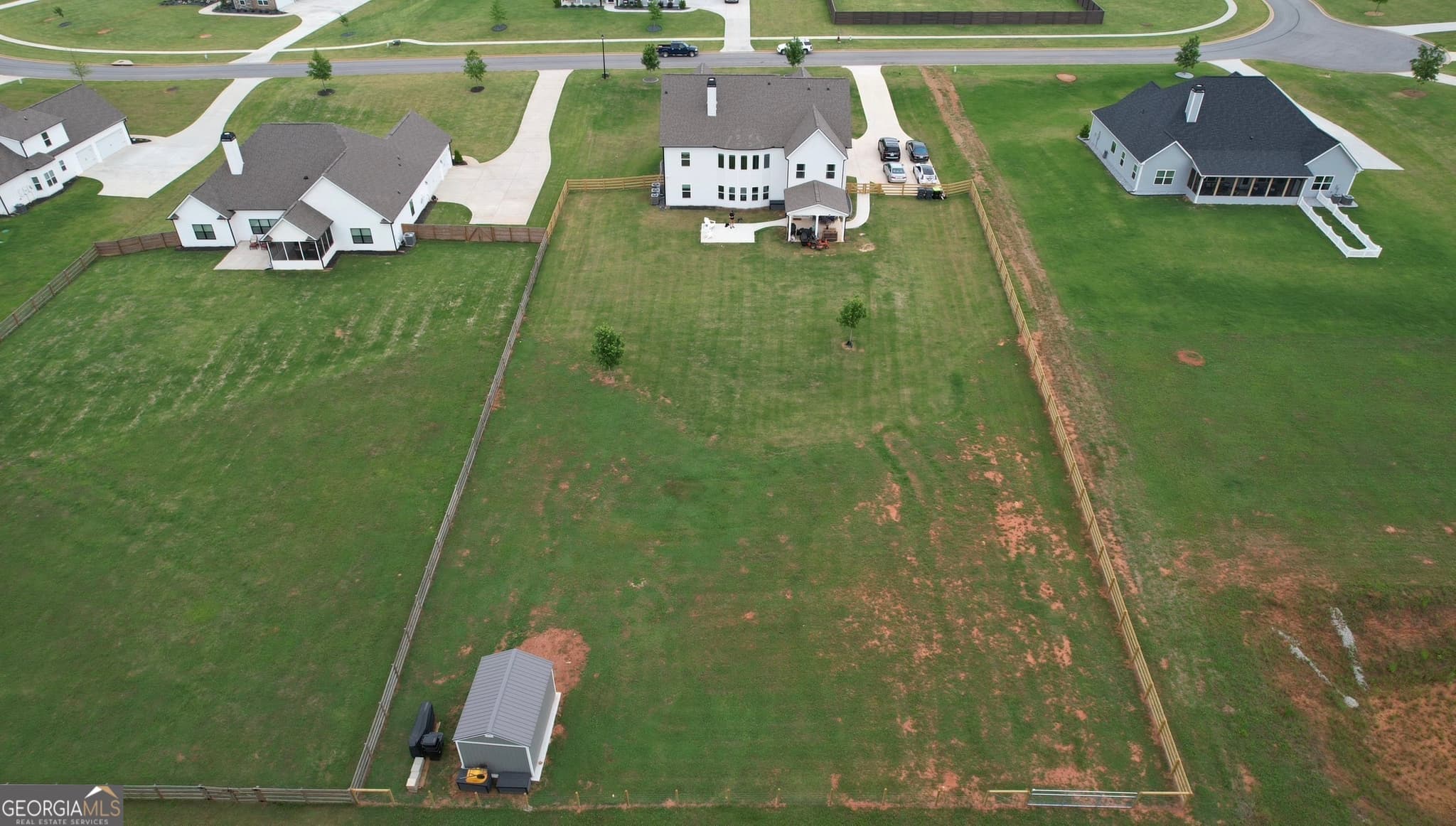 5 bedroom, 5.5 bathroom, 5,291 sq ft single family residence for sale at 230 Bluff Mill Farms Drive, Senoia, GA 30276 — photo 9