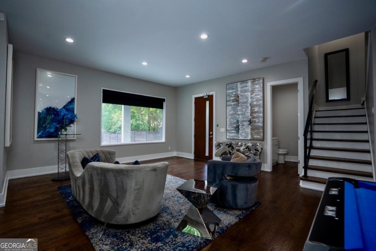5 bedroom, 5.5 bathroom, 4,405 sq ft single family residence for rent at 1099 VISTA Trail, Atlanta, GA 30324 for $8,500 a month — photo 6