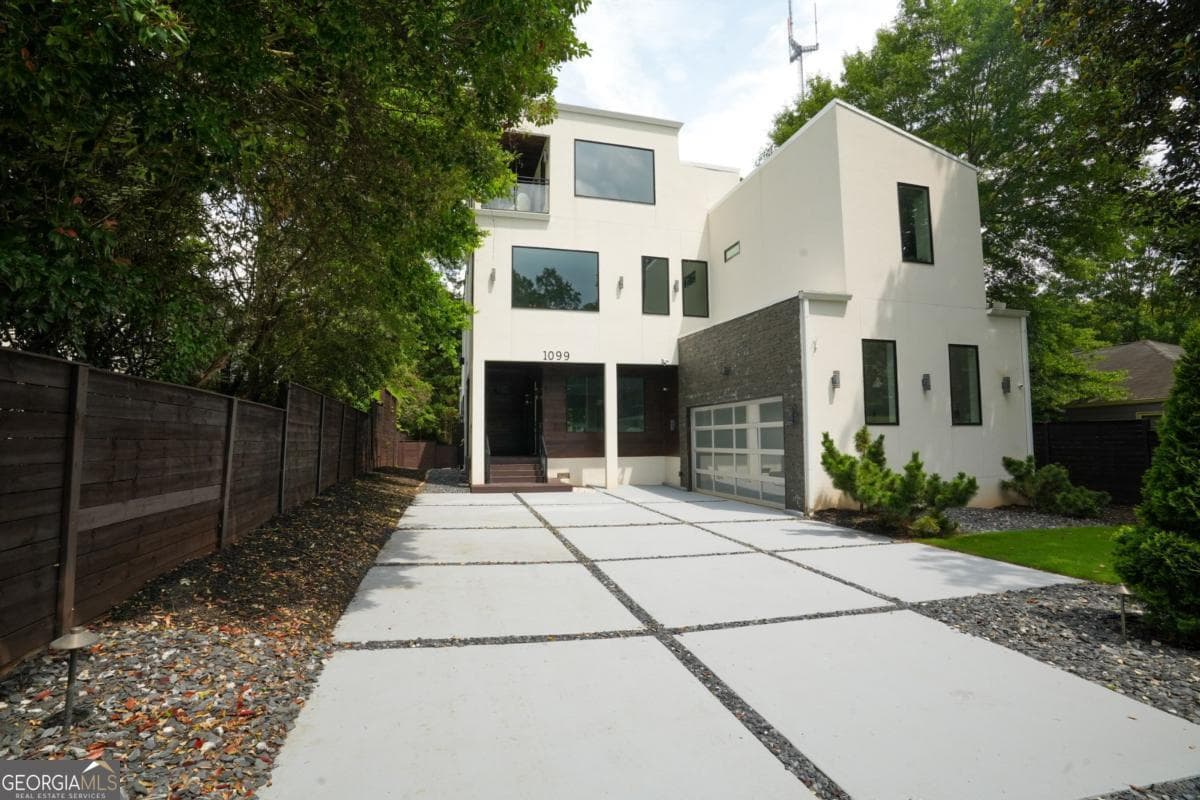 5 bedroom, 5.5 bathroom, 4,405 sq ft single family residence for rent at 1099 VISTA Trail, Atlanta, GA 30324 for $8,500 a month — photo 1 of 49
