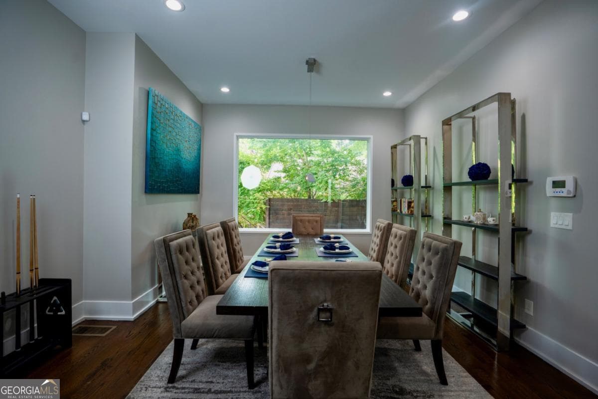 5 bedroom, 5.5 bathroom, 4,405 sq ft single family residence for rent at 1099 VISTA Trail, Atlanta, GA 30324 for $8,500 a month — photo 8
