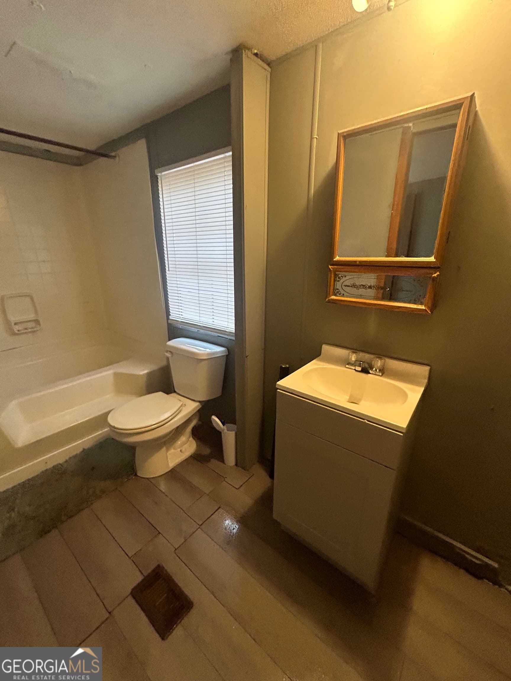 3 bedroom, 2 bathroom, 1,568 sq ft manufactured home,single family residence for sale at 264 Lakeview Drive, Locust Grove, GA 30248 — photo 5