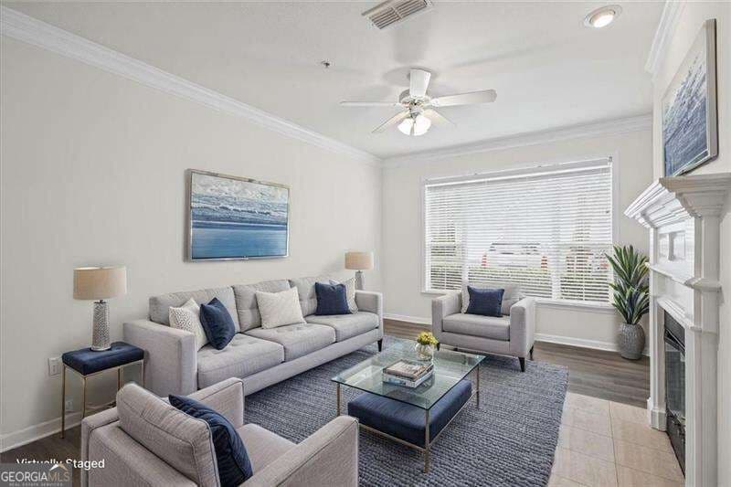 2 bedroom, 1 bathroom, 1,136 sq ft condominium for sale at 2400 Cumberland Parkway, Atlanta, GA 30339 — photo 4