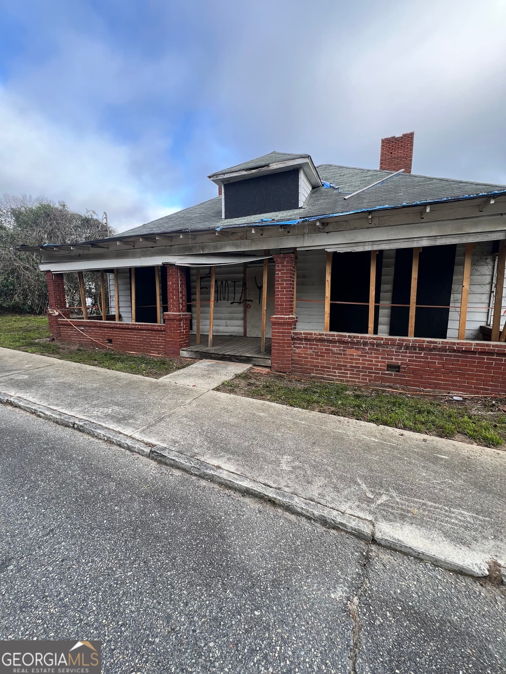 3 bedroom, 1 bathroom, 1,348 sq ft single family residence for sale at 2265 Clayton Street, Macon, GA 31204