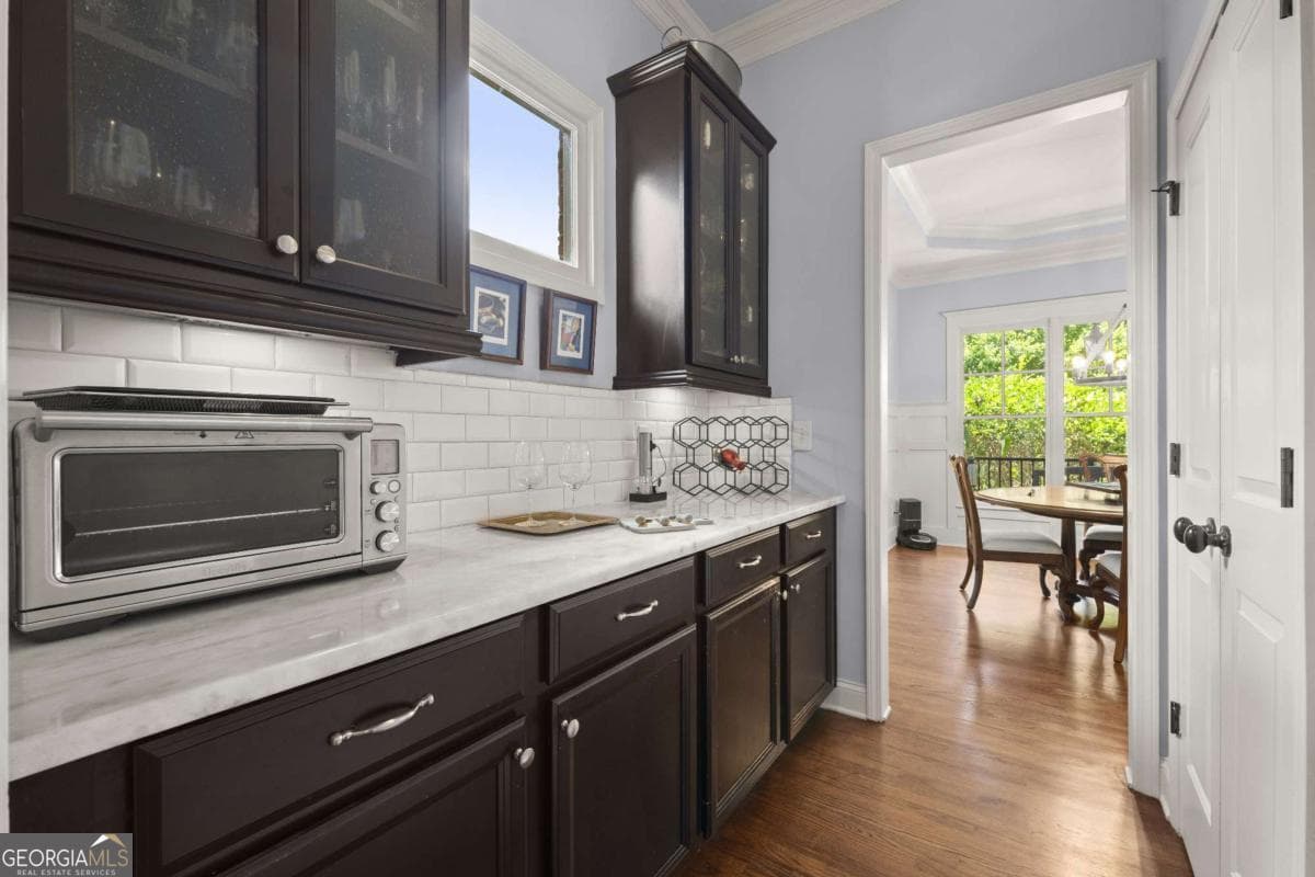 6 bedroom, 5 bathroom, 5,240 sq ft single family residence for sale at 11880 Old Station Place, Alpharetta, GA 30004 — photo 6